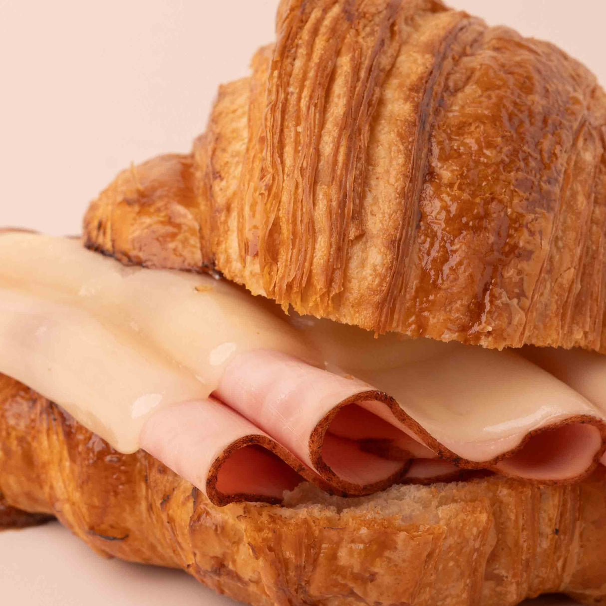 Croissant Artesanal Jamón y Queso